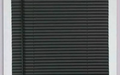 wood venetian blinds black